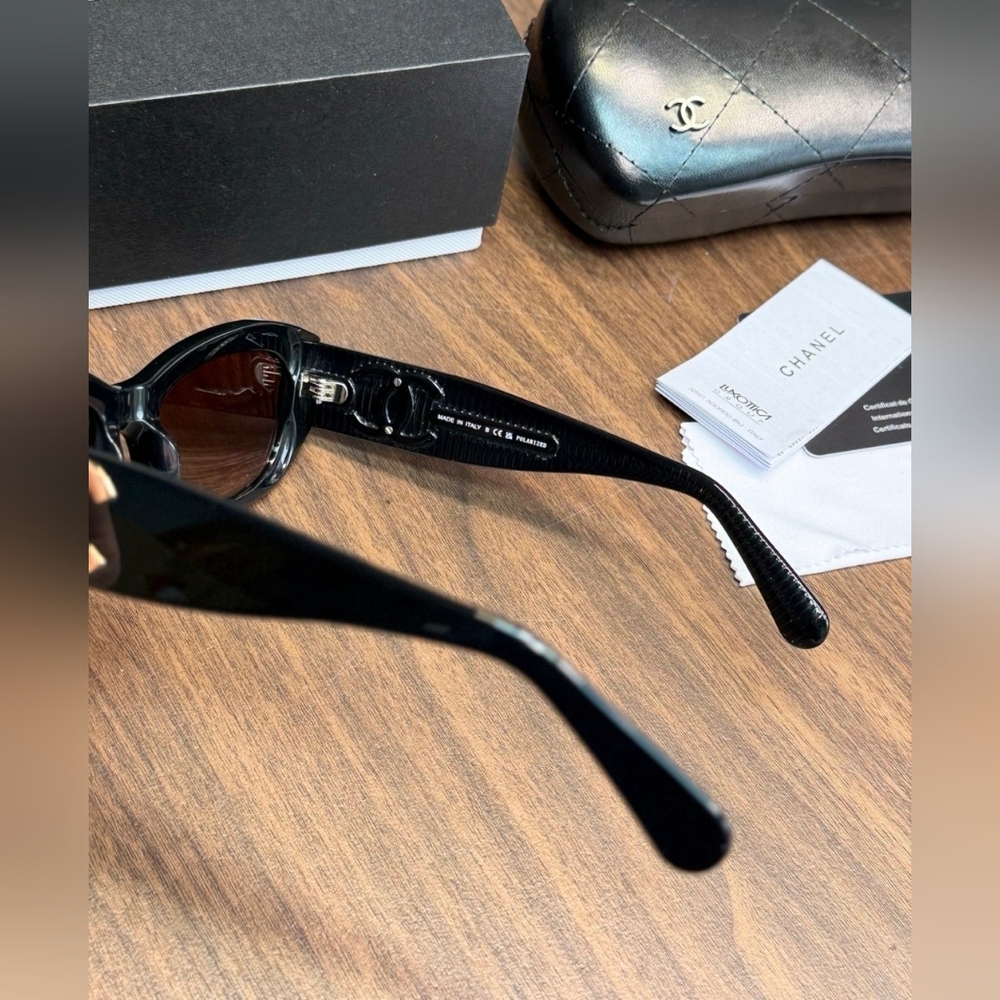 CHANEL SUNGLASSES - Picture 9 of 9